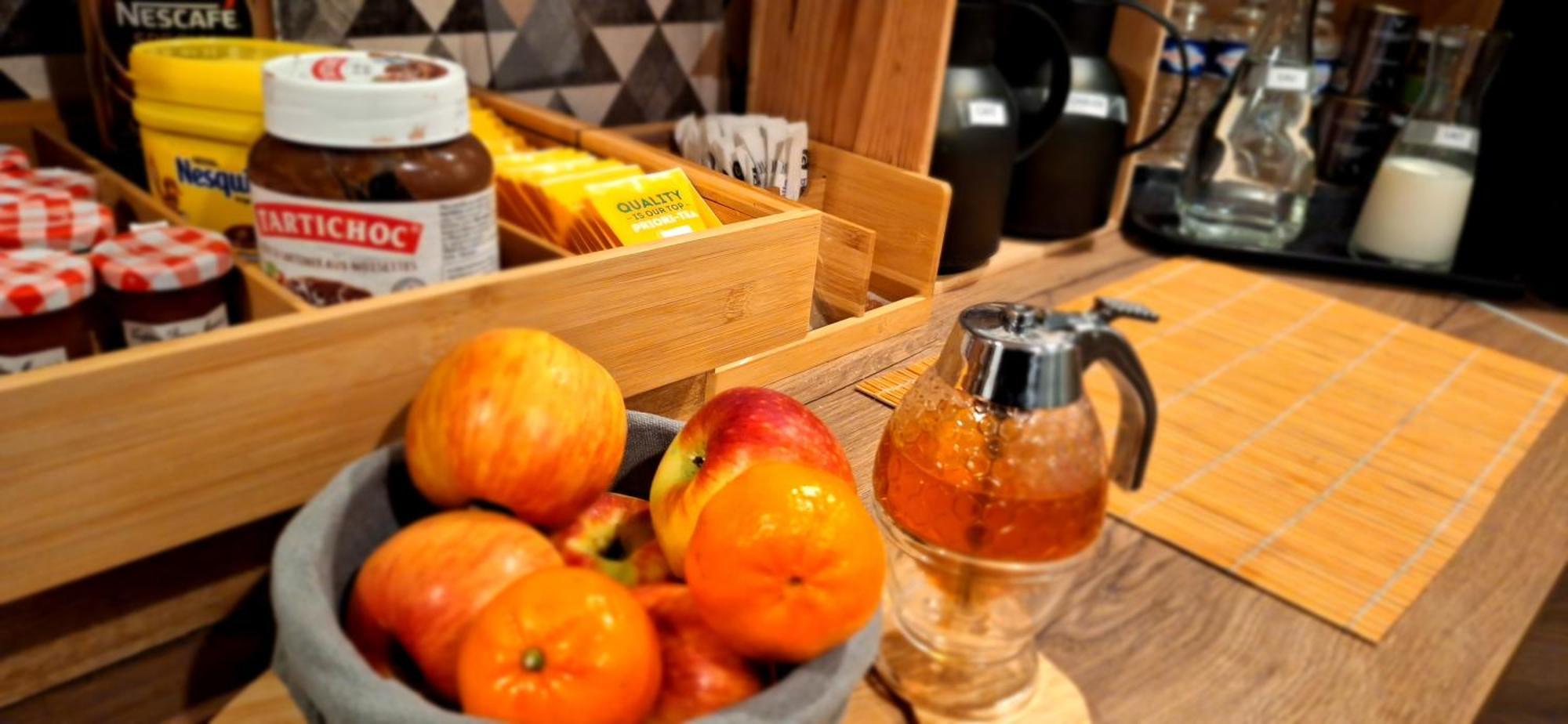 Hotel- Restaurant Le Saint Quentin Экстерьер фото