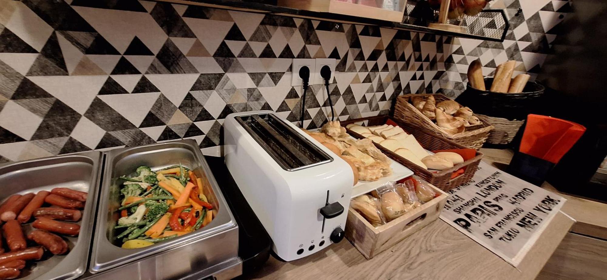 Hotel- Restaurant Le Saint Quentin Экстерьер фото